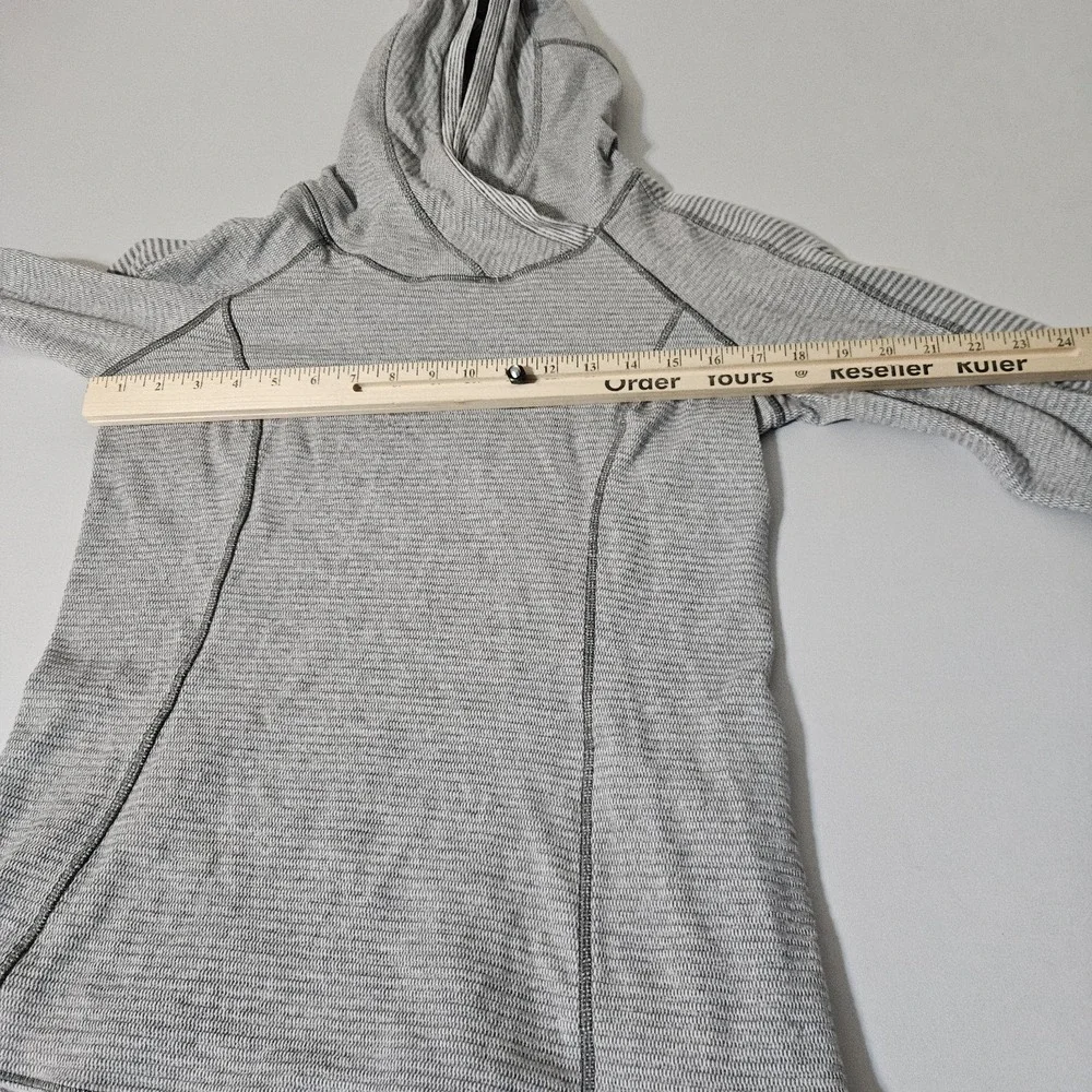 Lululemon Sweatshirt Womens 8Think‎ Fast Pullover Heather Slate Stripe Yoga